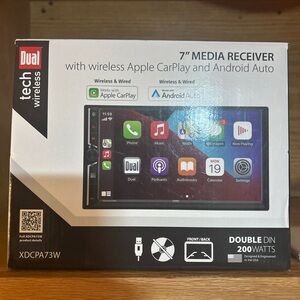 7" Media Receiver with Wireless Apple CarPlay and Android Auto - Black New n Box